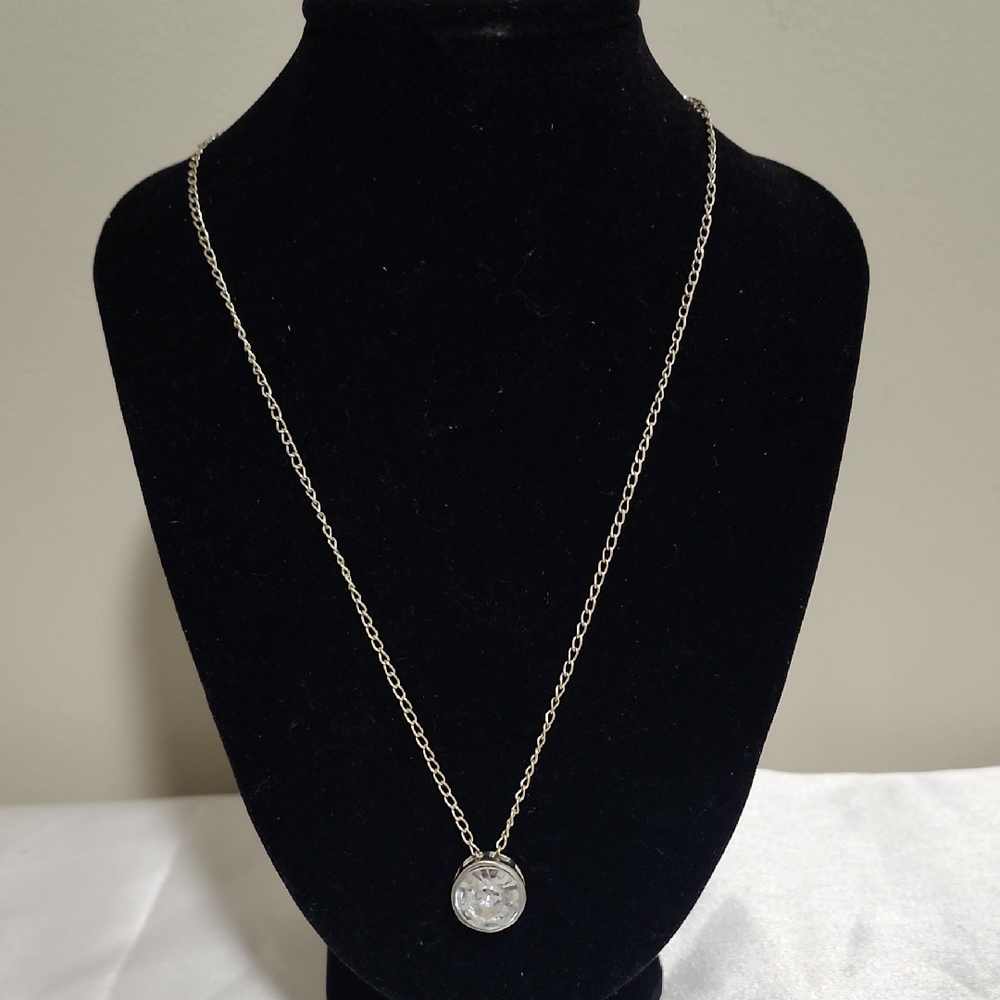 Silver tone Pendant Necklace